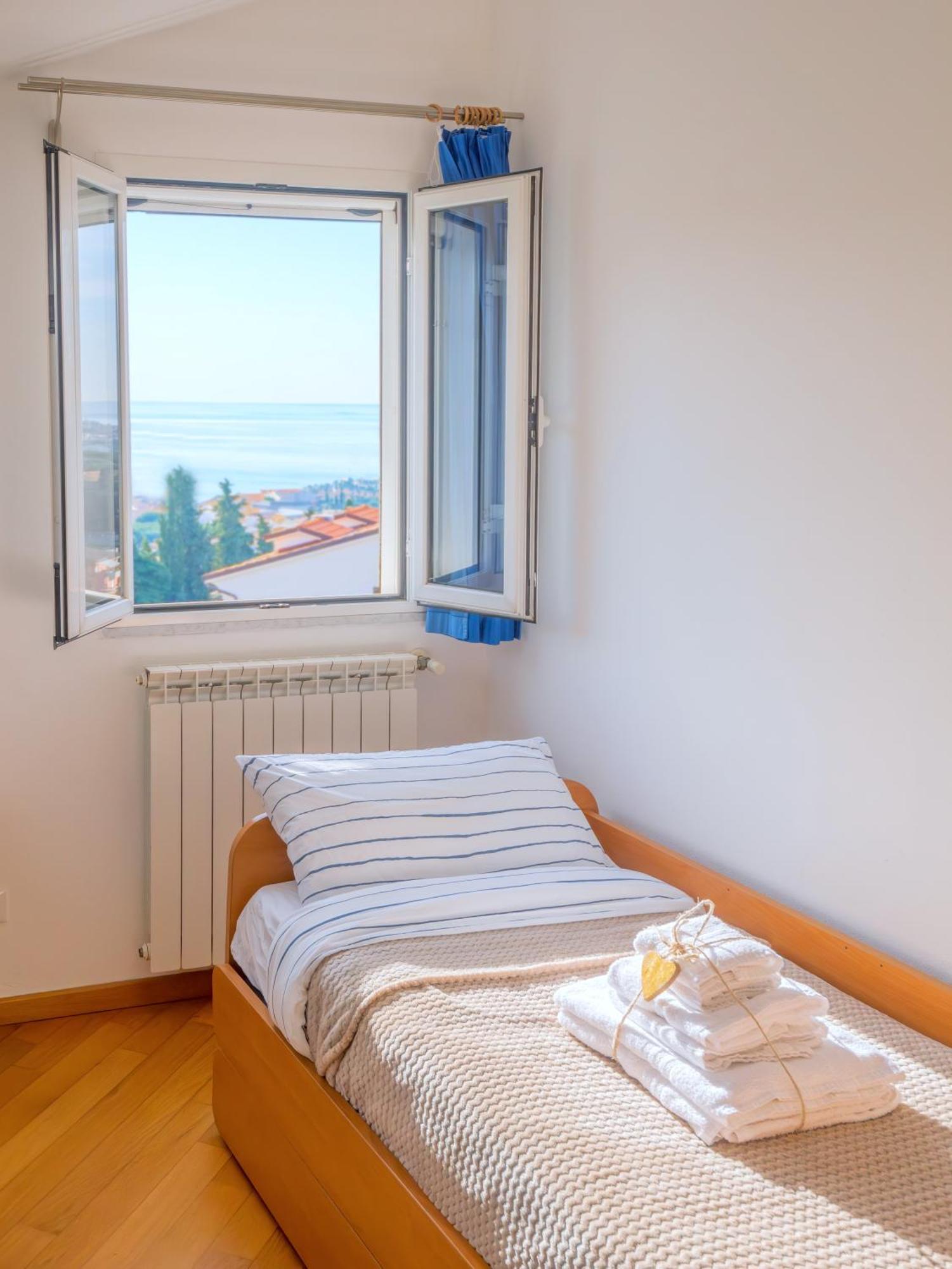 Appartamento Pesco "A Casa Felice" Pietra Ligure Exterior foto